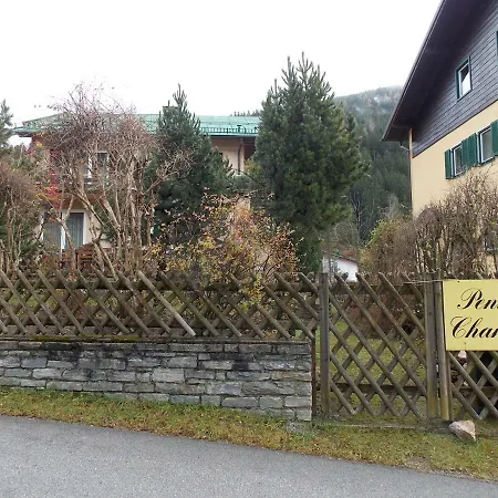 Charlotte לינה וארוחת בוקר